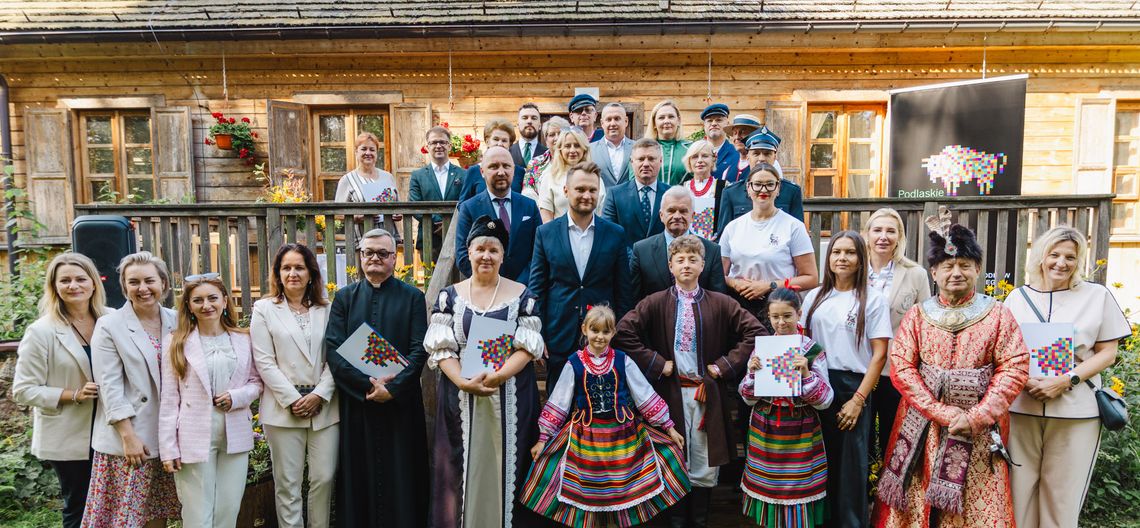 Ponad 178 tys. zł na podlaskie dziedzictwo. Pieniądze na stroje, instrumenty, kapliczki i krzyże Ponad 178 tys. zł na podlaskie dziedzictwo. Pieniądze na stroje, instrumenty, kapliczki i krzyże