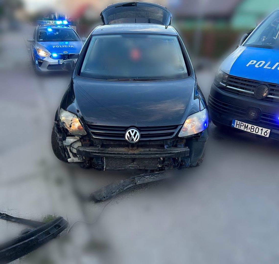 Pościg za Volkswagenem zakończony na maszynie rolniczej. Kierowca był nietrzeźwy Pościg za Volkswagenem zakończony na maszynie rolniczej. Kierowca był nietrzeźwy