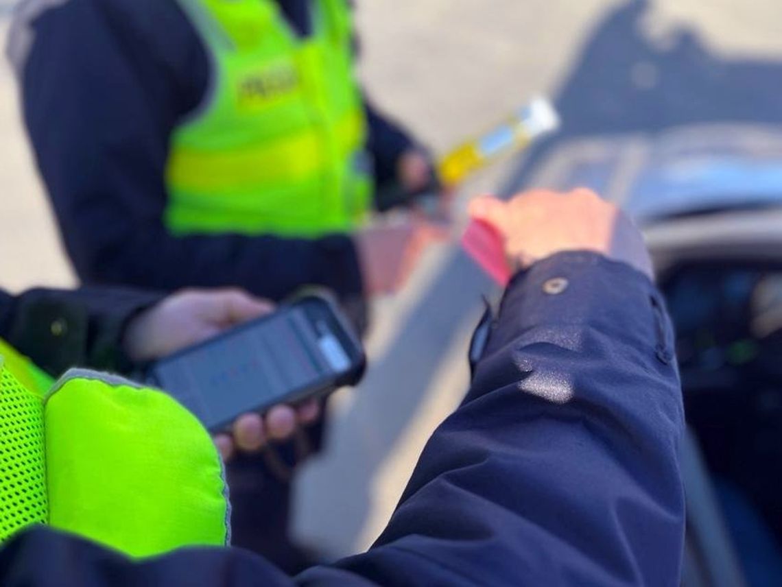 Poszukiwany 23-latek wpadł podczas kontroli drogowej w Augustowie – trafił do aresztu na ponad 2 lata Poszukiwany 23-latek wpadł podczas kontroli drogowej w Augustowie – trafił do aresztu na ponad 2 lata