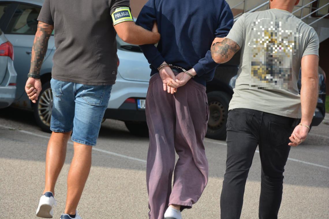 🚔 Poszukiwany ENA zatrzymany w Suwałkach – miał ponad 1,5 kg narkotyków