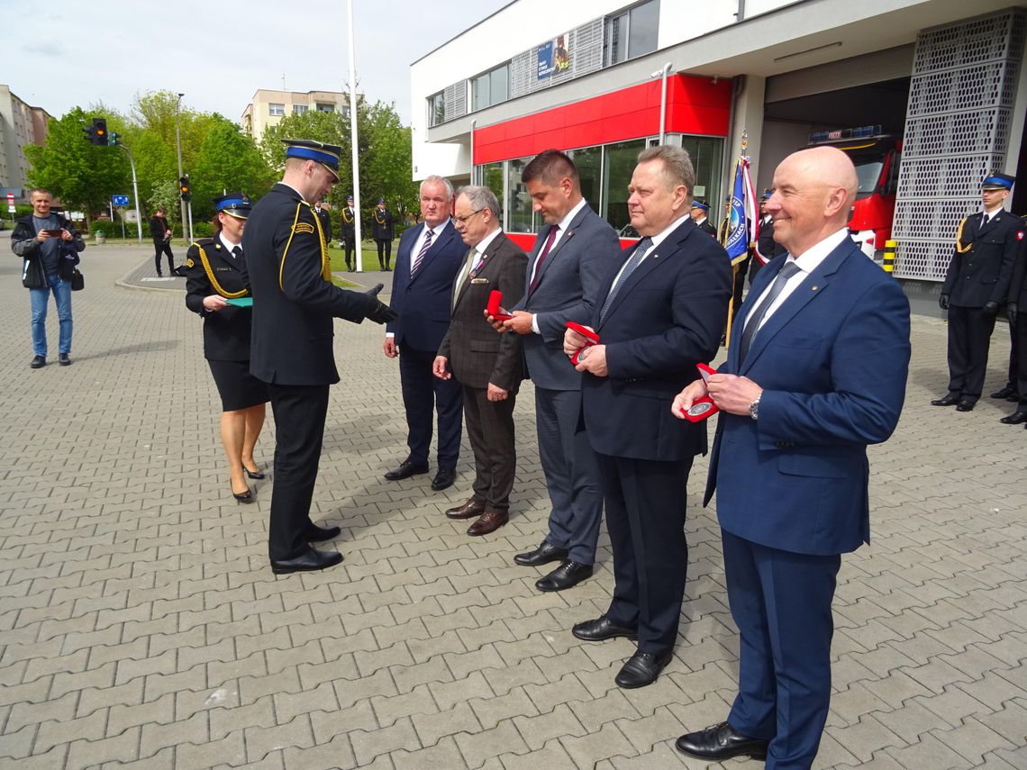 🚒 Powiatowe Obchody Dnia Strażaka 2025 w Suwałkach – uroczystość pełna dumy i tradycji