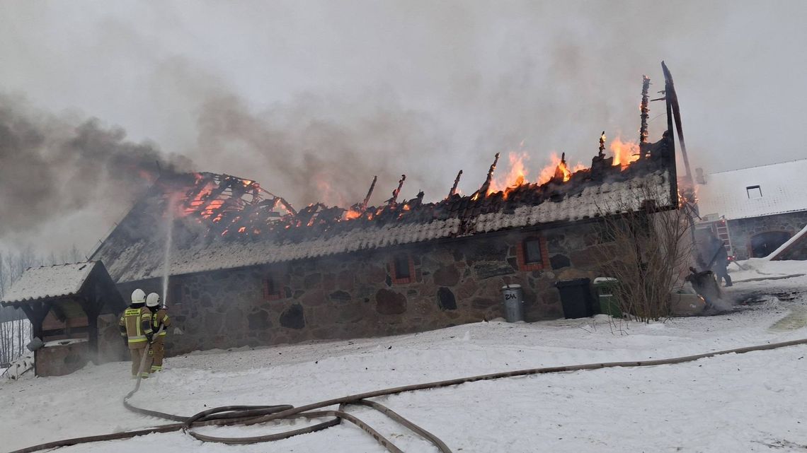 🚒 Pożar budynku gospodarczego w Golubiu Wężewskim 🚒 🚒 Pożar budynku gospodarczego w Golubiu Wężewskim 🚒