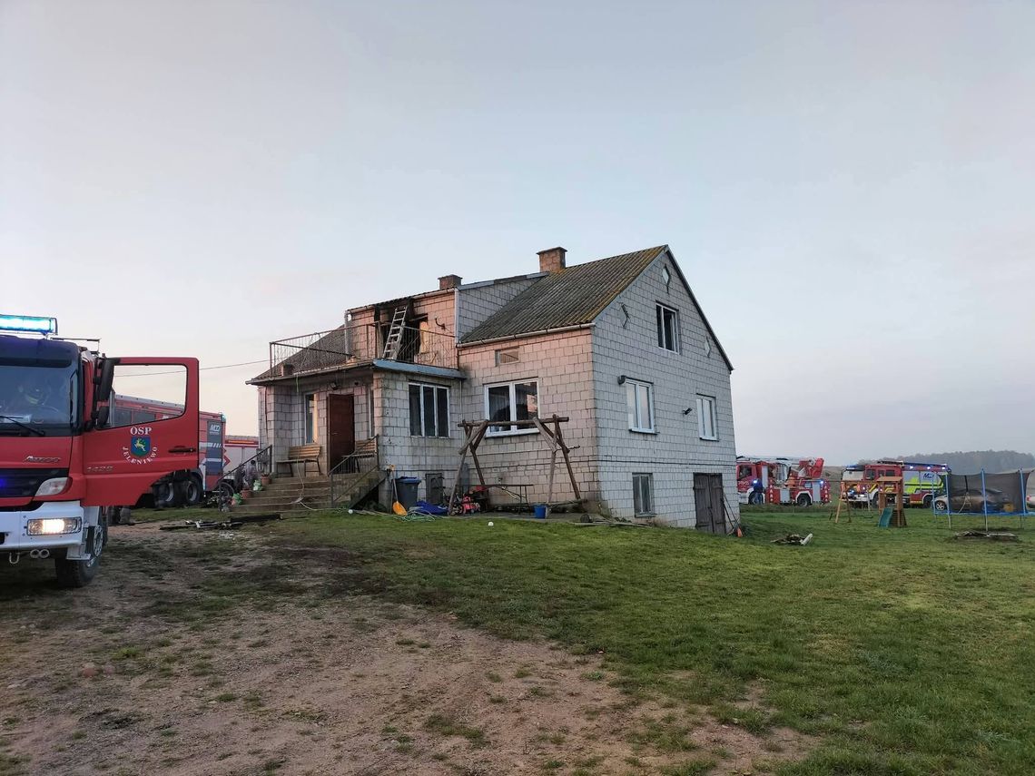 Pożar domu w Udrynie. Ogień pojawił się na poddaszu Pożar domu w Udrynie. Ogień pojawił się na poddaszu