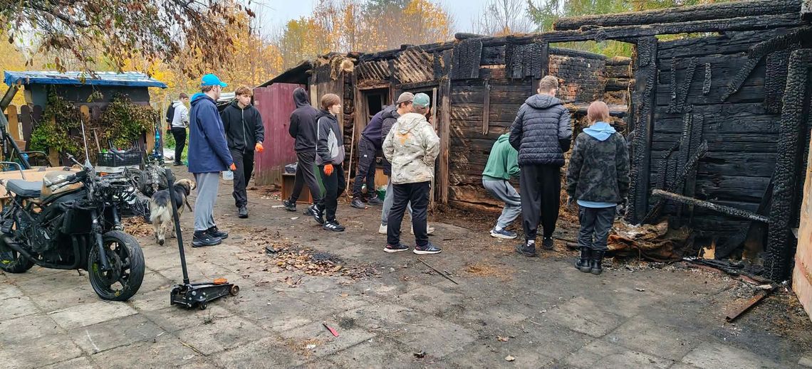 Pożar zniszczył garaż i budynek gospodarczy. Uczniowie ZS nr 6 w Suwałkach ruszyli z pomocą Pożar zniszczył garaż i budynek gospodarczy. Uczniowie ZS nr 6 w Suwałkach ruszyli z pomocą