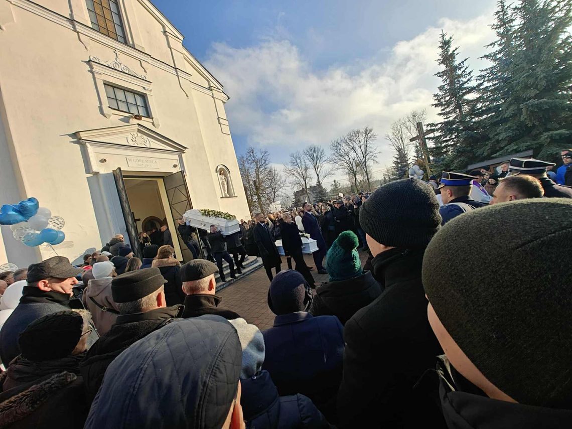 😢 Pożegnanie Ireny Rupińskiej i jej wnuczka Bogusia. Szumowo pogrążone w żałobie