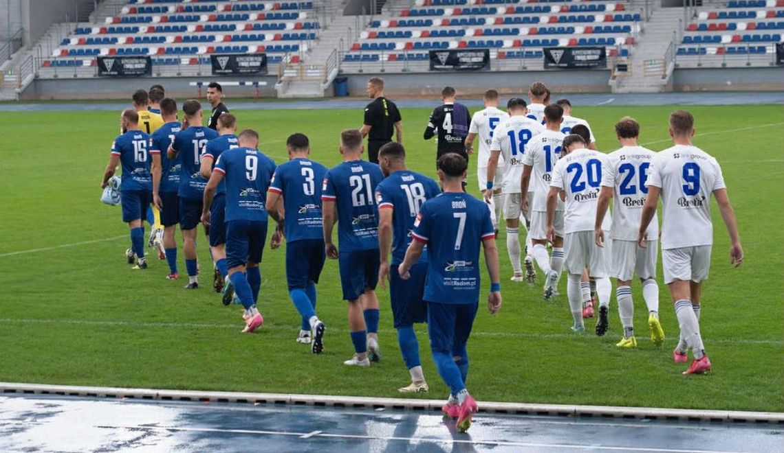 ⚽ Przegrana w Radomiu zatrzymała Wigry. W sobotę szansa na rehabilitację z GKS Wikielec