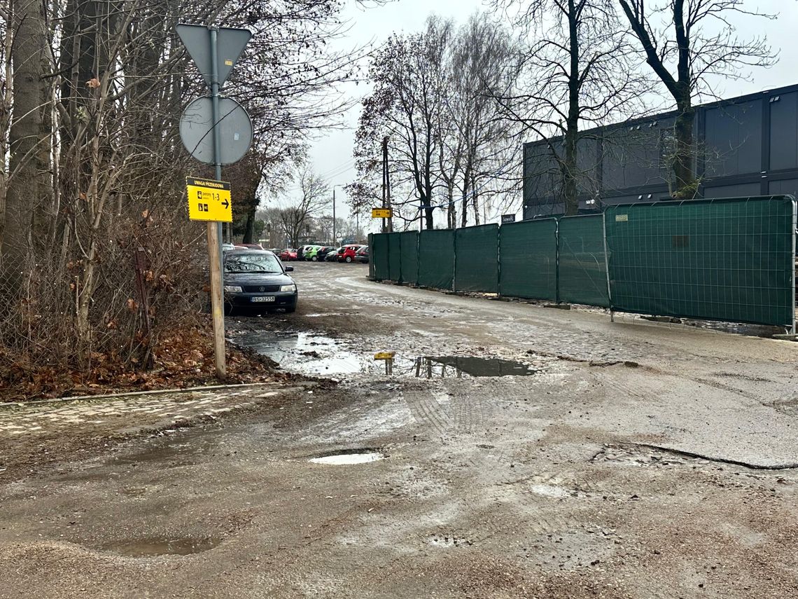 🚧 Radny Grzegorz Przemysław Izbicki interweniuje w sprawie złego dojścia do peronów kolejowych w Suwałkach 🚆