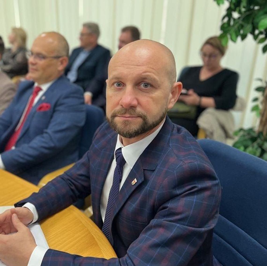 Radny pyta o jakość i dostępność posiłków – miasto analizuje system żywienia uczniów🍎🥗 Radny pyta o jakość i dostępność posiłków – miasto analizuje system żywienia uczniów🍎🥗