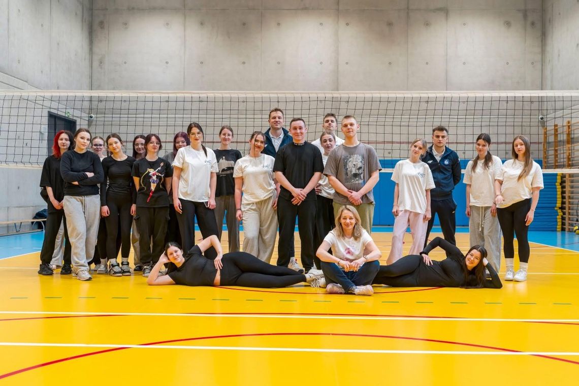 „Razem dla Umysłu” – młodzież z ZS4 w Suwałkach działa na rzecz zdrowia psychicznego