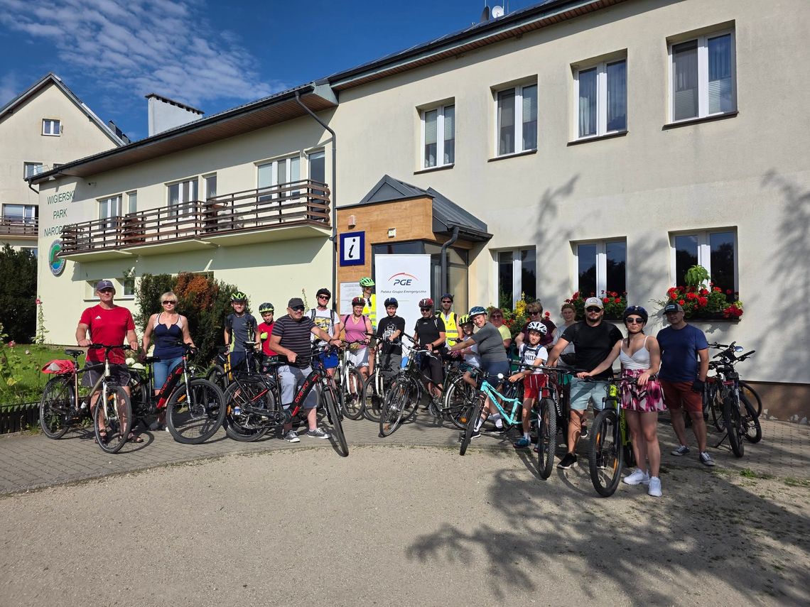Rowerem przez Wigierski Park Narodowy. Wycieczka prowadziła przez malownicze zakątki Suwalszczyzny Rowerem przez Wigierski Park Narodowy. Wycieczka prowadziła przez malownicze zakątki Suwalszczyzny