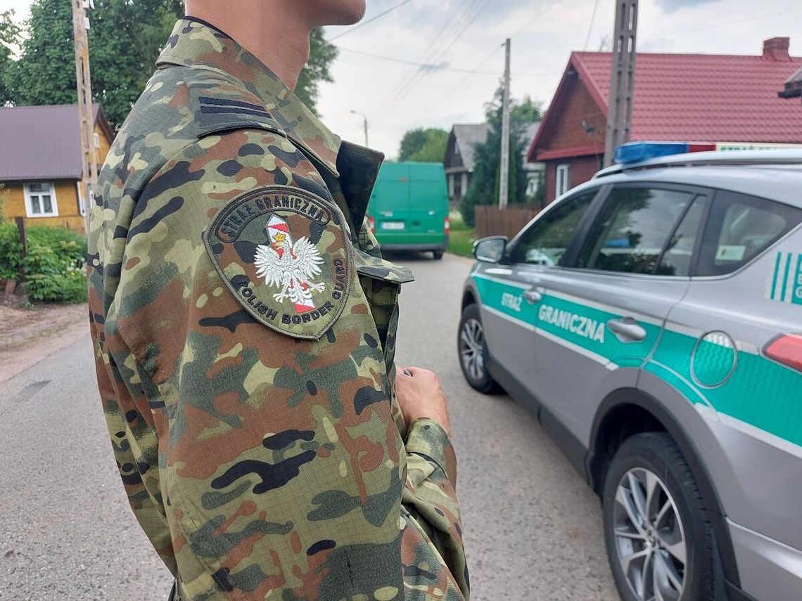Sąsiedzi zaniepokoili się jego nieobecnością. Strażnik graniczny znalazł mężczyznę leżącego na podłodze Sąsiedzi zaniepokoili się jego nieobecnością. Strażnik graniczny znalazł mężczyznę leżącego na podłodze
