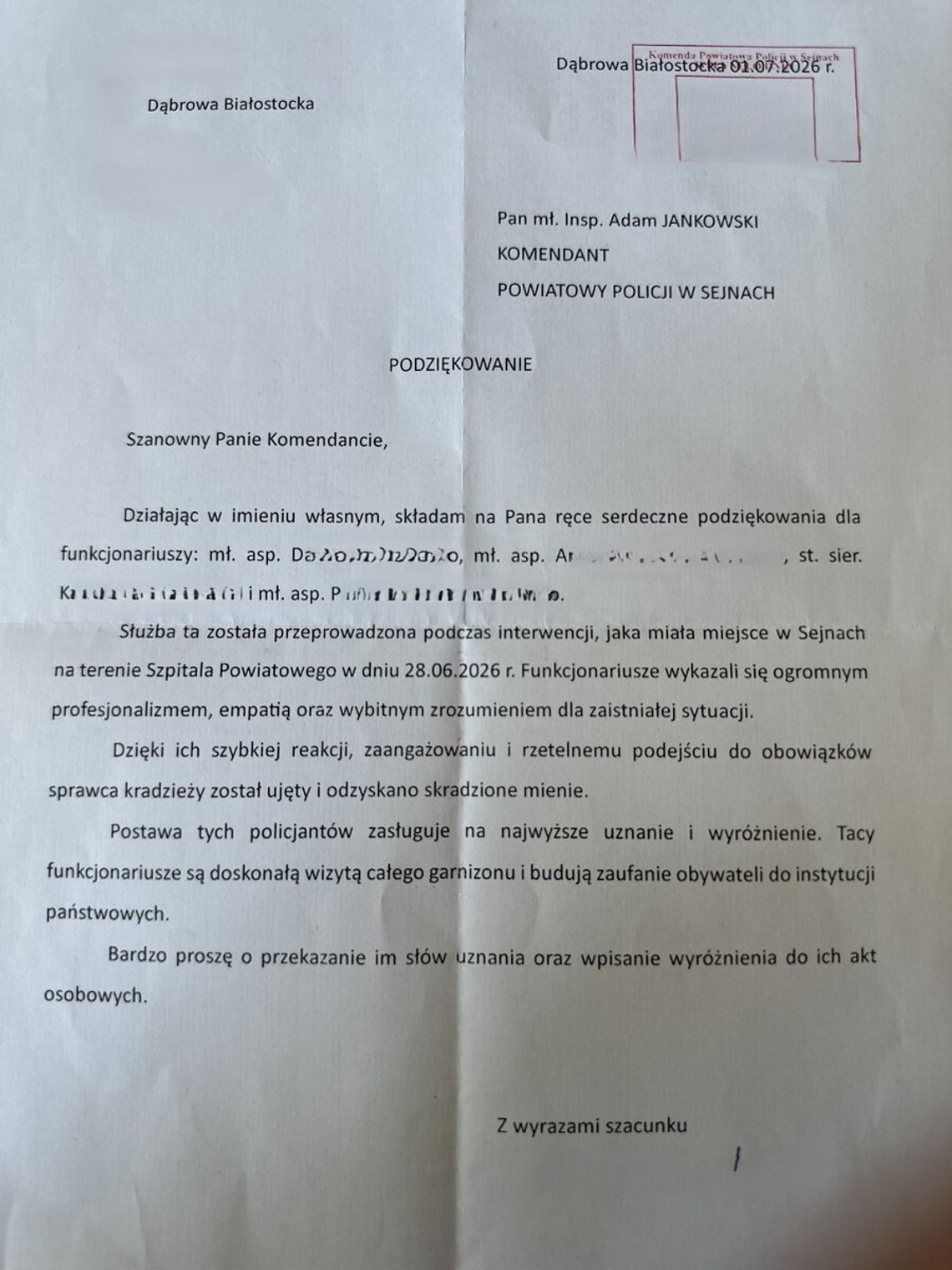 Sejneńscy policjanci odzyskali skradzioną torebkę. Kobieta podziękowała funkcjonariuszom