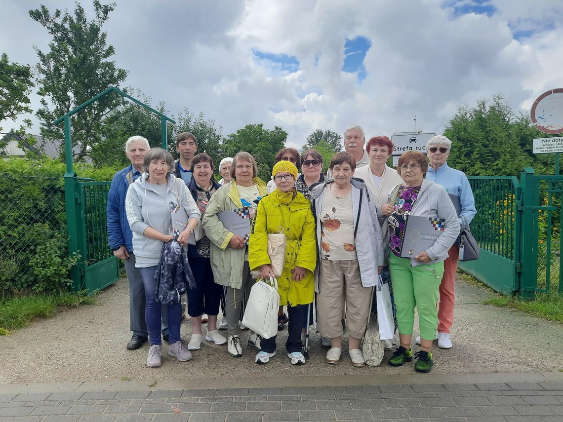 Seniorzy z Suwałk i estońskiego Võru spotkali się przy wspólnym stole. Rozmawiali o współpracy i ogrodach Seniorzy z Suwałk i estońskiego Võru spotkali się przy wspólnym stole. Rozmawiali o współpracy i ogrodach