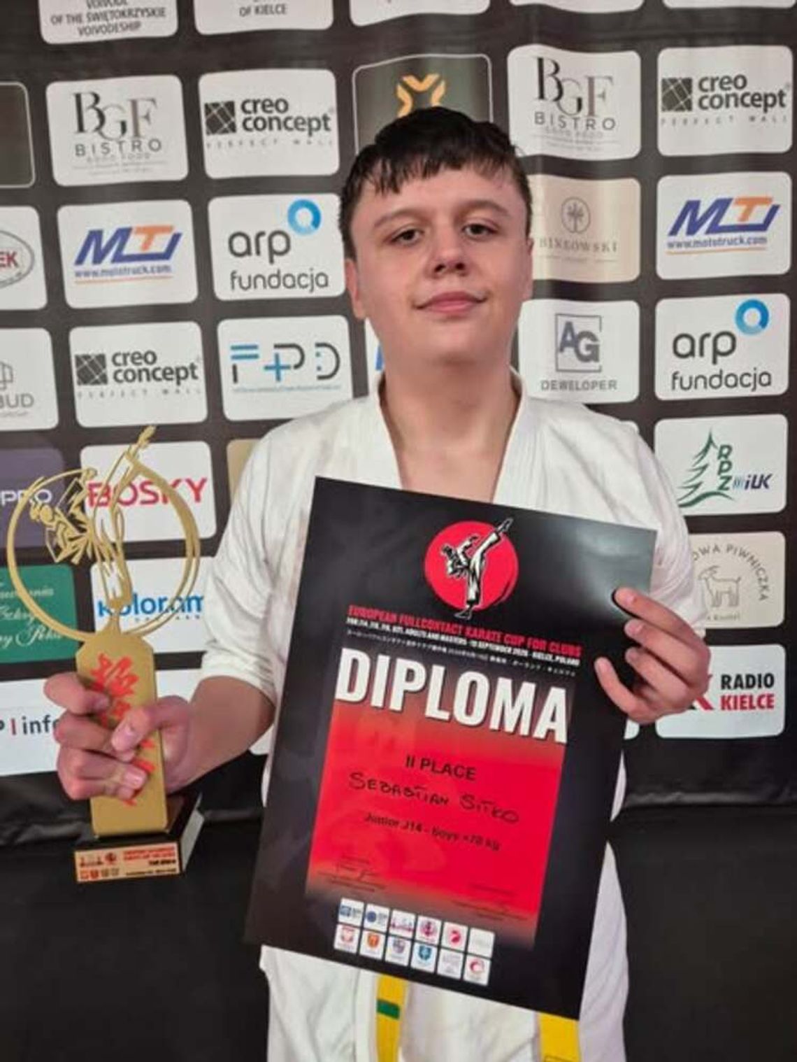 Srebrny medal dla Suwałk w Klubowym Pucharze Europy Karate Kontaktowego Srebrny medal dla Suwałk w Klubowym Pucharze Europy Karate Kontaktowego