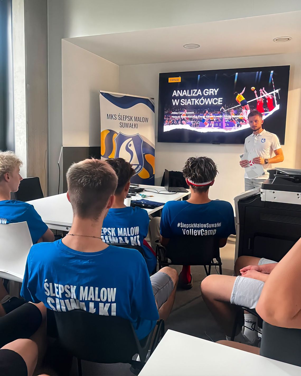 Statystyka też wygrywa mecze. Uczestnicy Volley Camp spotkali się z Mateuszem Janikiem Statystyka też wygrywa mecze. Uczestnicy Volley Camp spotkali się z Mateuszem Janikiem