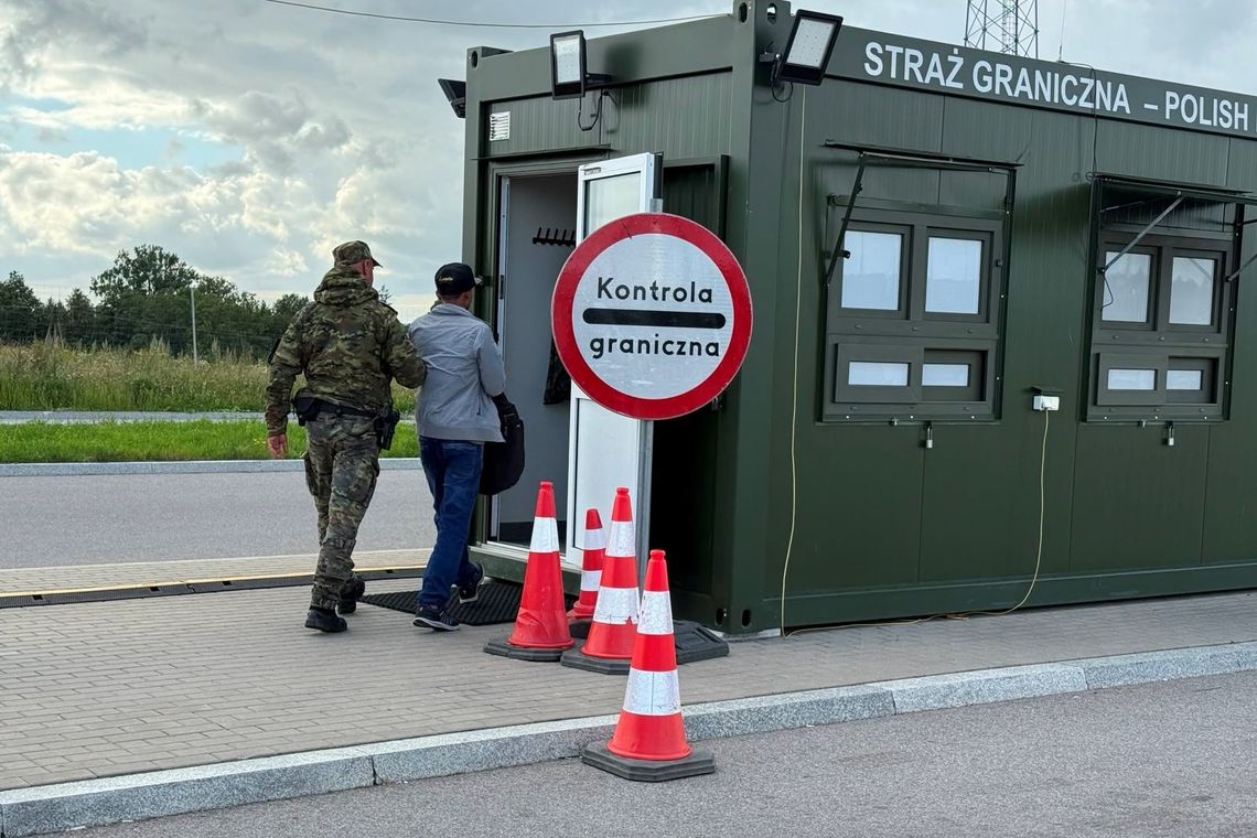 Straż Graniczna odmówiła wjazdu czterem cudzoziemcom. Jeden z nich miał podrobiony dokument Straż Graniczna odmówiła wjazdu czterem cudzoziemcom. Jeden z nich miał podrobiony dokument