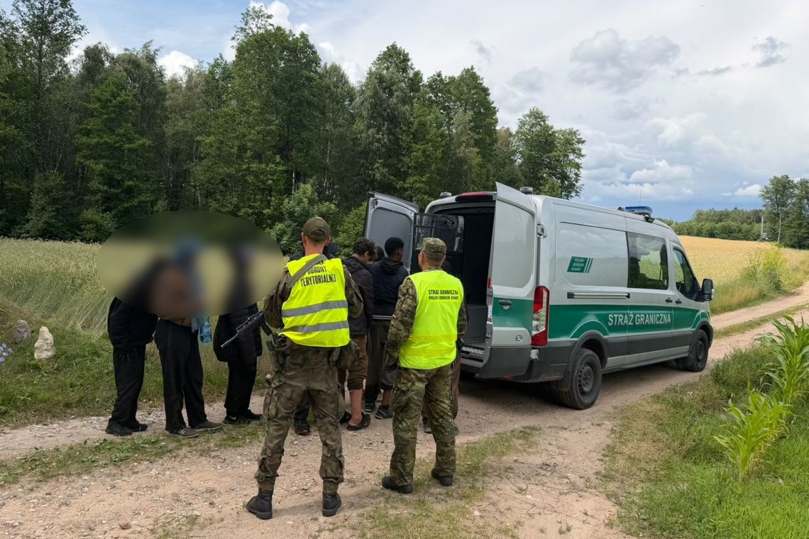 Straż Graniczna zatrzymała 10 cudzoziemców po nielegalnym przekroczeniu granicy z Litwy