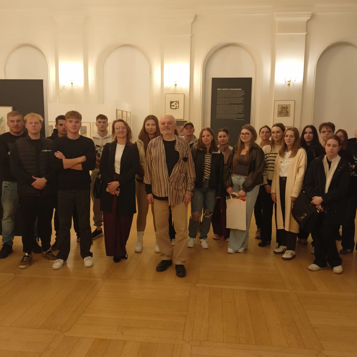 Studenci budownictwa w Muzeum Okręgowym w Suwałkach. Sztuka inspiracją do projektowania Studenci budownictwa w Muzeum Okręgowym w Suwałkach. Sztuka inspiracją do projektowania