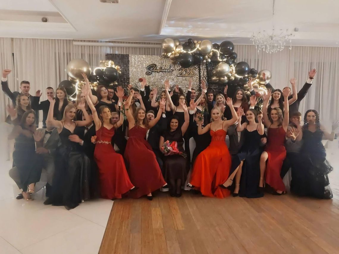 Studniówka maturzystów ZS CKR w Sejnach Studniówka maturzystów ZS CKR w Sejnach