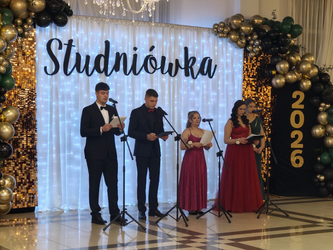 Studniówka ZSCKR im. W. Witosa w Suwałkach rozpoczęta Studniówka ZSCKR im. W. Witosa w Suwałkach rozpoczęta