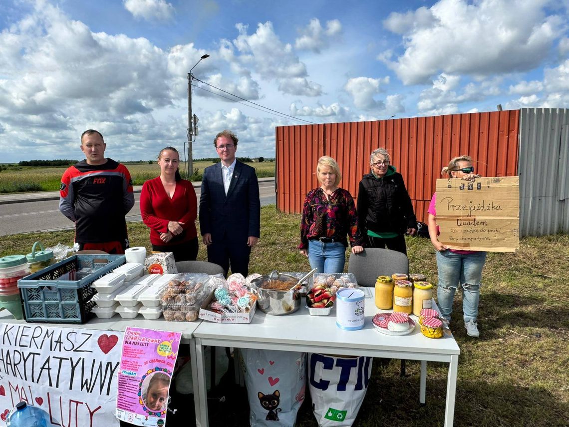 Suwalczanie zjednoczeni dla Mai Luty 💛 Kiermasze, piknik i wsparcie dla chorej dziewczynki Suwalczanie zjednoczeni dla Mai Luty 💛 Kiermasze, piknik i wsparcie dla chorej dziewczynki