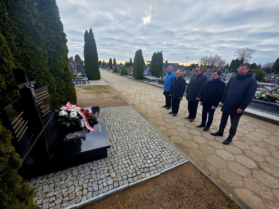 Suwałki oddały hołd ofiarom Katynia i Smoleńska