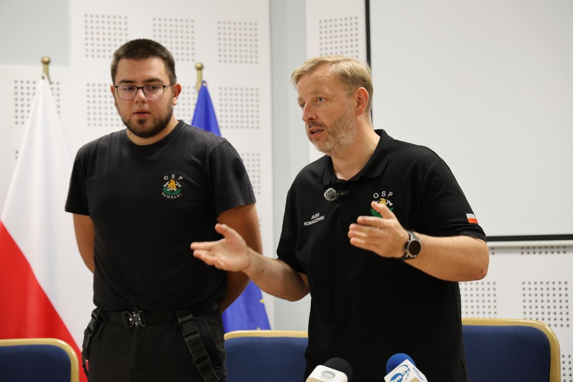 Suwałki: szkolenie o bezpieczeństwie i darmowe czujki czadu. Pierwsze osoby otrzymały urządzenia Suwałki: szkolenie o bezpieczeństwie i darmowe czujki czadu. Pierwsze osoby otrzymały urządzenia