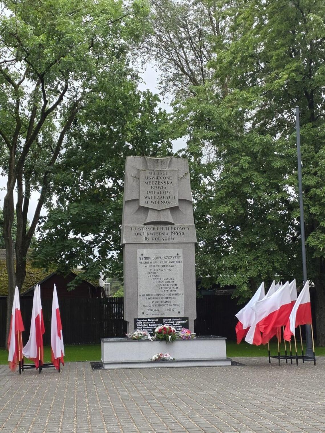 Suwałki uczciły pamięć ofiar niemieckich nazistowskich obozów. Uroczystości pod Pomnikiem Straceń Suwałki uczciły pamięć ofiar niemieckich nazistowskich obozów. Uroczystości pod Pomnikiem Straceń