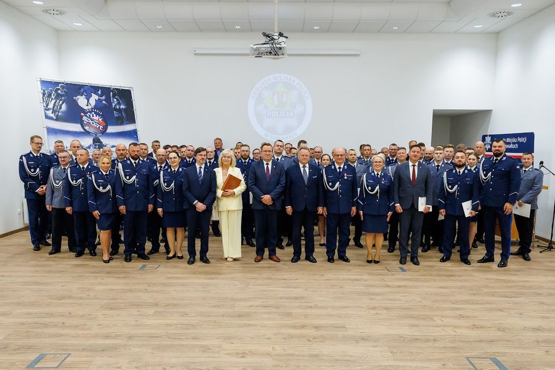 Suwalscy policjanci świętowali. 55 funkcjonariuszy otrzymało awanse