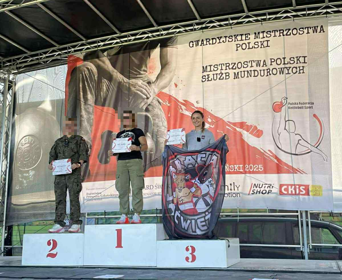 🥉 Suwalska policjantka na podium Mistrzostw Polski Służb Mundurowych w Kettlebell!