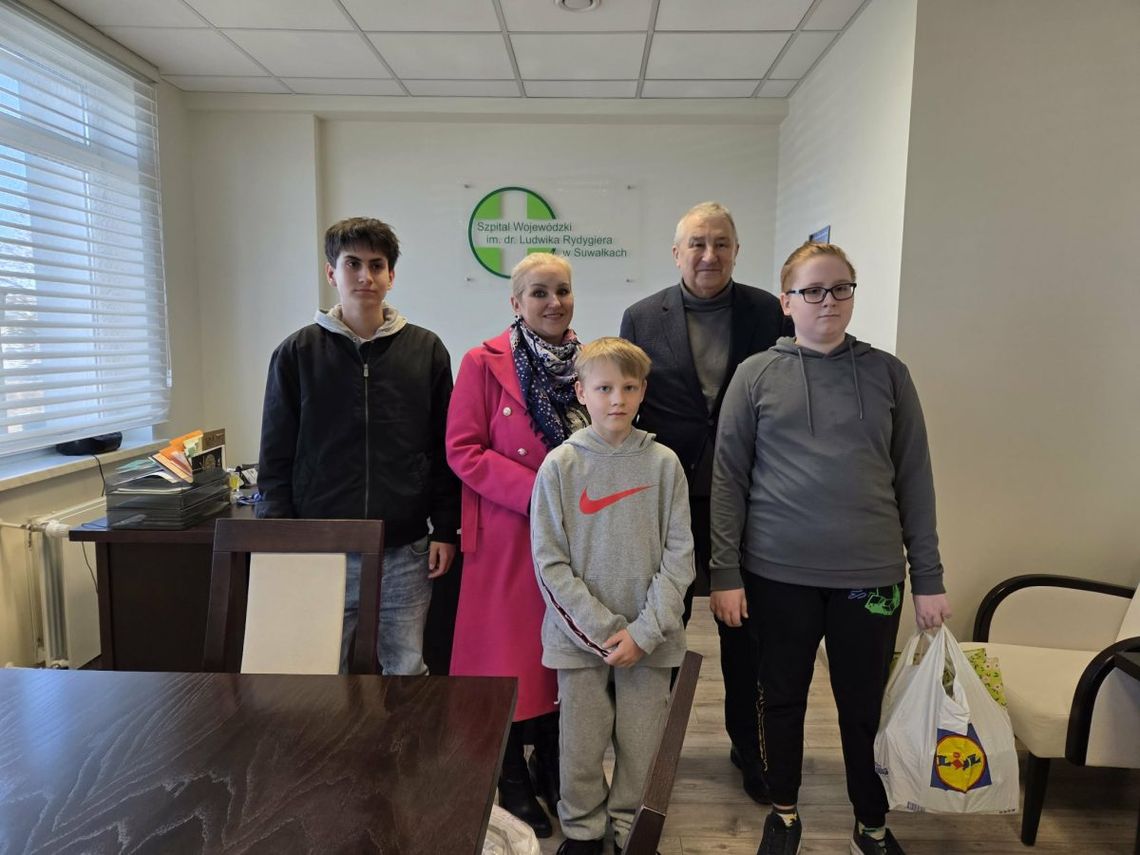 Świąteczne dary od uczniów z Suwałk trafiły do pacjentów szpitala