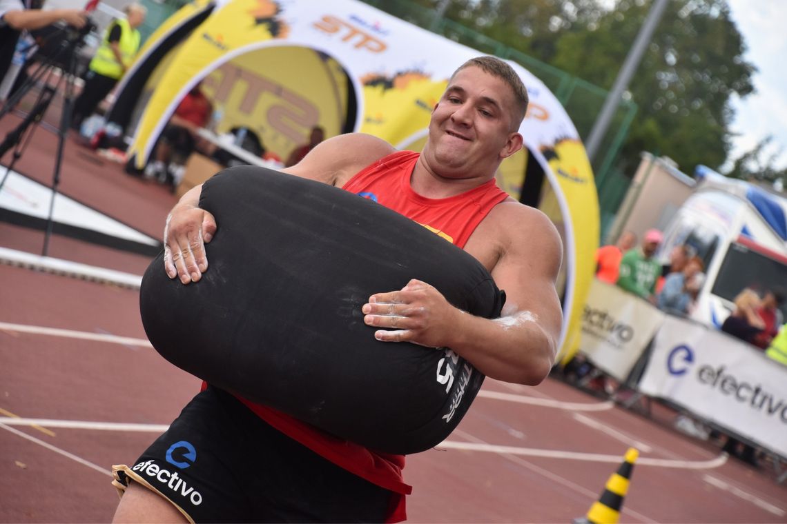 Sześciu tytanów – jeden cel 🎯🏆. Suwałki szykują się na wielki pojedynek Strongmanów!