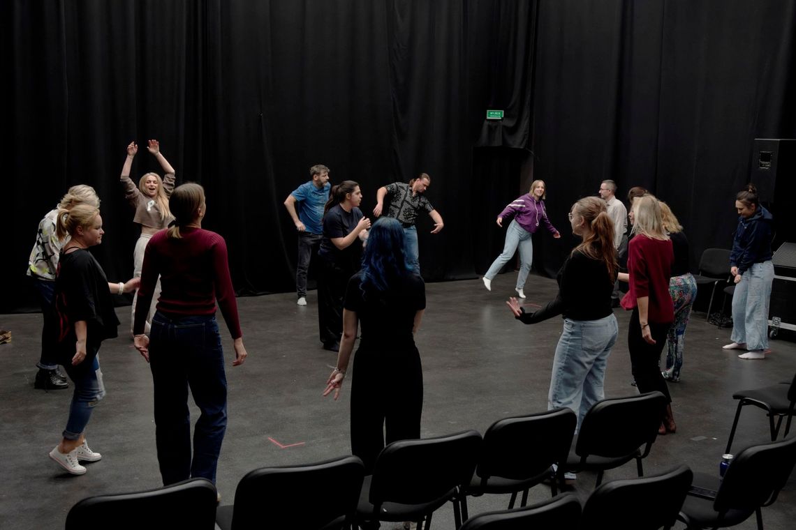 🎭 Teatr od kulis – warsztaty teatralne w SOK