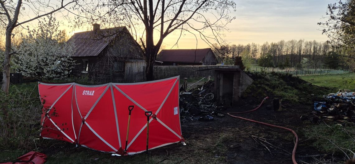 Tragiczny pożar w Okuniowcu. Mężczyzna zginął w płomieniach przyczepy kempingowej