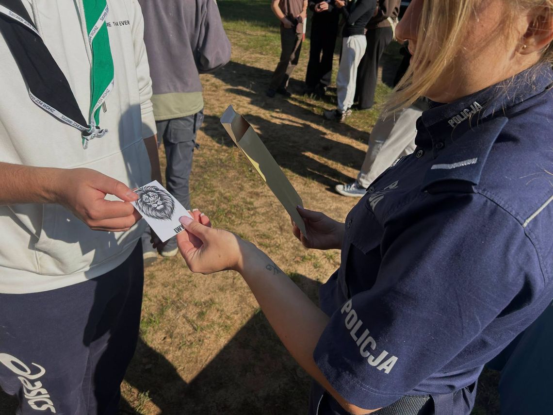 „Tropiciele Bezpieczeństwa” sprawdzili swoje umiejętności. Gra terenowa dla harcerzy „Tropiciele Bezpieczeństwa” sprawdzili swoje umiejętności. Gra terenowa dla harcerzy