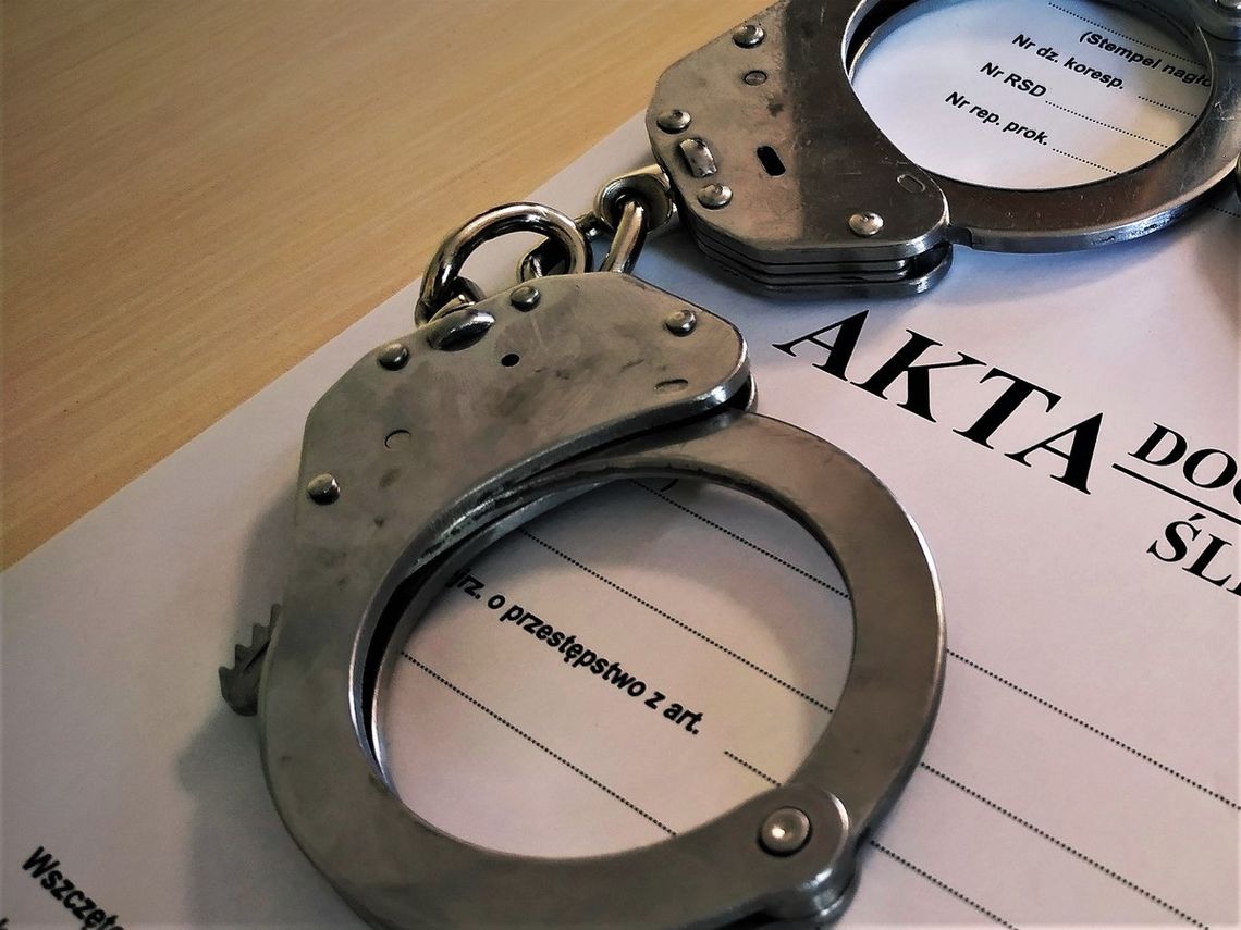 Trzykrotnie złamała policyjny zakaz – kobieta zatrzymana przez policję 🚔