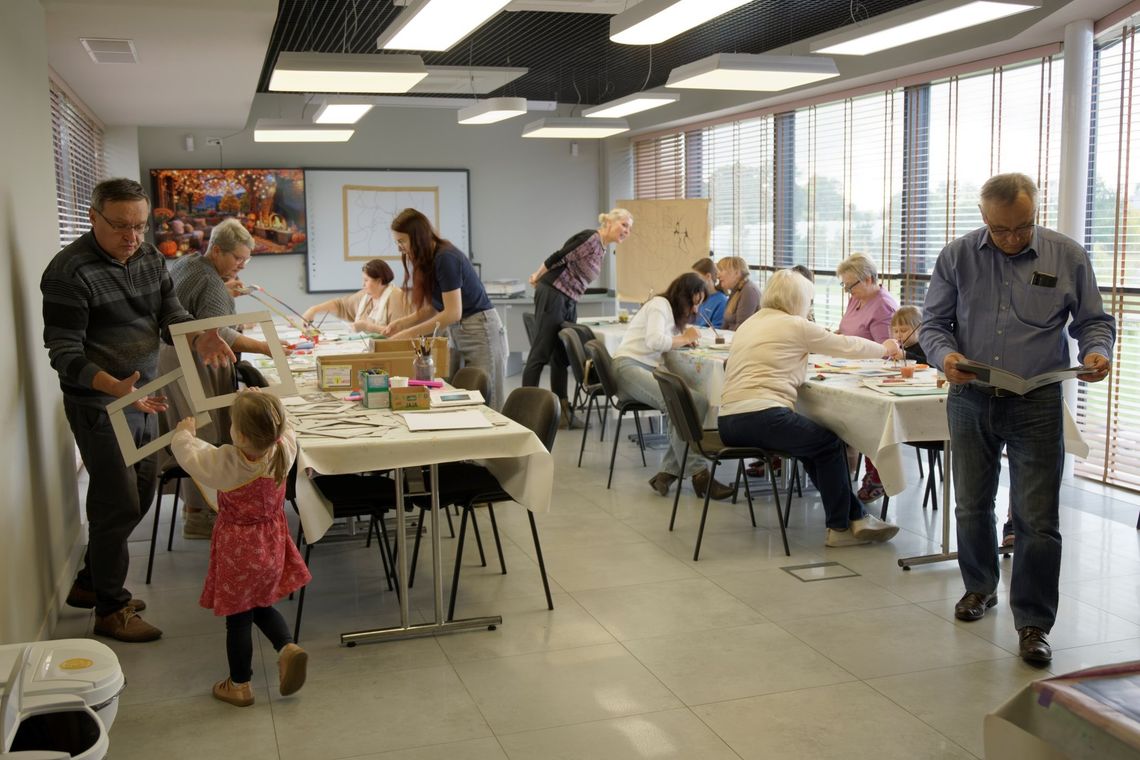 🎨 Twórcze zakończenie Weekendu Seniora z Kulturą w Galerii Sztuki Stara Łaźnia!