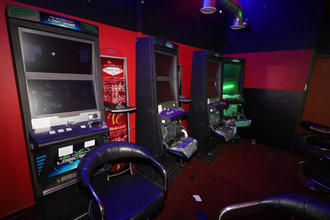 Tymczasowy areszt po włamaniu do automatów do gier