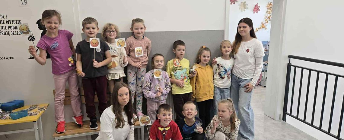 Uczniowie „Czwórki” uczą o emocjach w Suwałkach Uczniowie „Czwórki” uczą o emocjach w Suwałkach