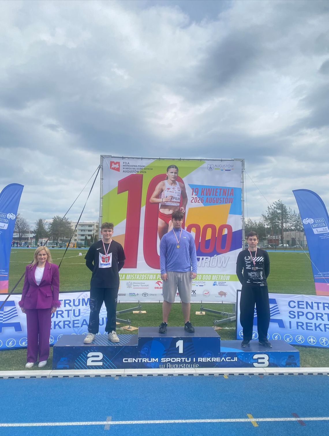 Udany start sezonu LUKS Hańcza Suwałki. Młodzi lekkoatleci z medalami w Augustowie 🥇🥈🥉