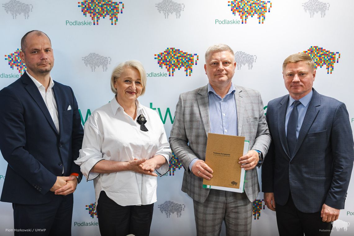 Unijne pieniądze na OZE i gospodarkę wodną. Wicemarszałkowie województwa podlaskiego podpisali umowy Unijne pieniądze na OZE i gospodarkę wodną. Wicemarszałkowie województwa podlaskiego podpisali umowy