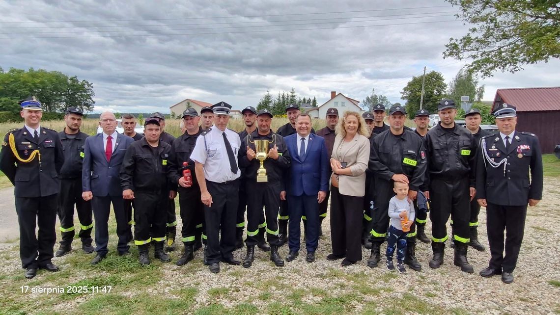 Uroczyste przekazanie samochodu pożarniczego dla OSP Sidory połączone z gminnymi manewrami Uroczyste przekazanie samochodu pożarniczego dla OSP Sidory połączone z gminnymi manewrami