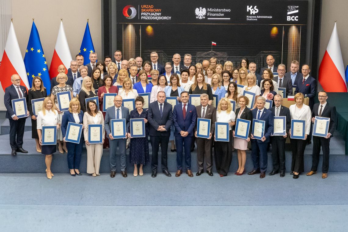 🏆 Urząd Skarbowy w Suwałkach w gronie najlepszych w Polsce. Przedsiębiorcy docenili podlaskie urzędy