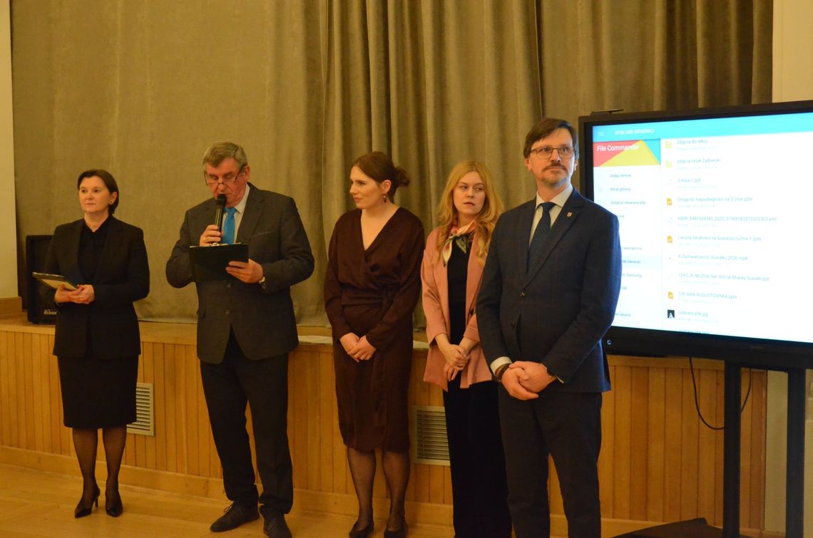 🎬 W Suwałkach otwarto wystawę „To wszystko da się zrealizować” 🎬 W Suwałkach otwarto wystawę „To wszystko da się zrealizować”