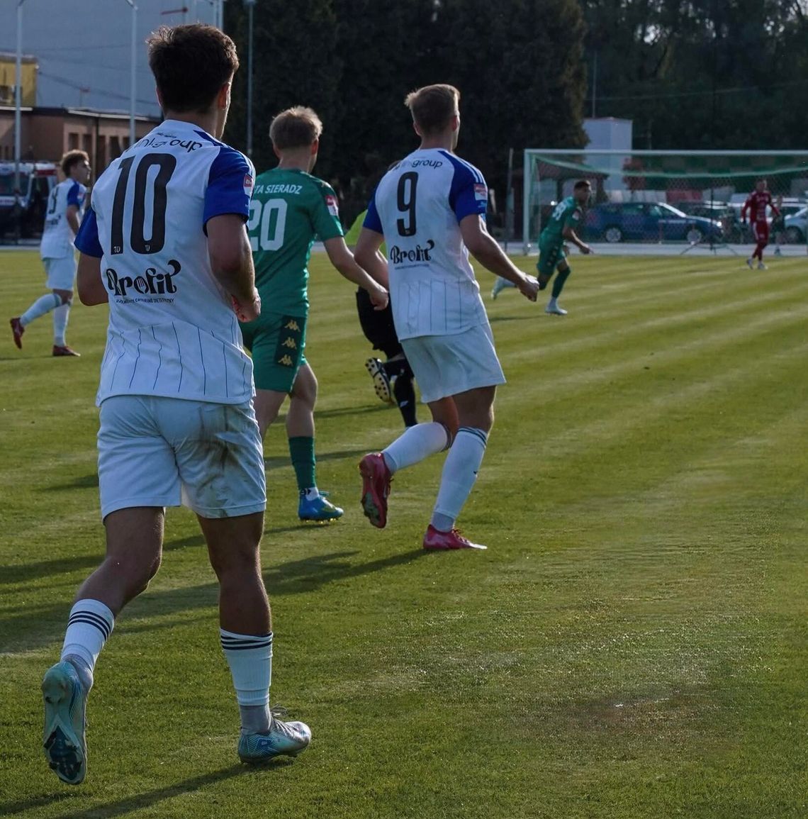 Warta Sieradz bliżej baraży! Wigry Suwałki pokonane w hicie Betclic 3. Ligi Warta Sieradz bliżej baraży! Wigry Suwałki pokonane w hicie Betclic 3. Ligi