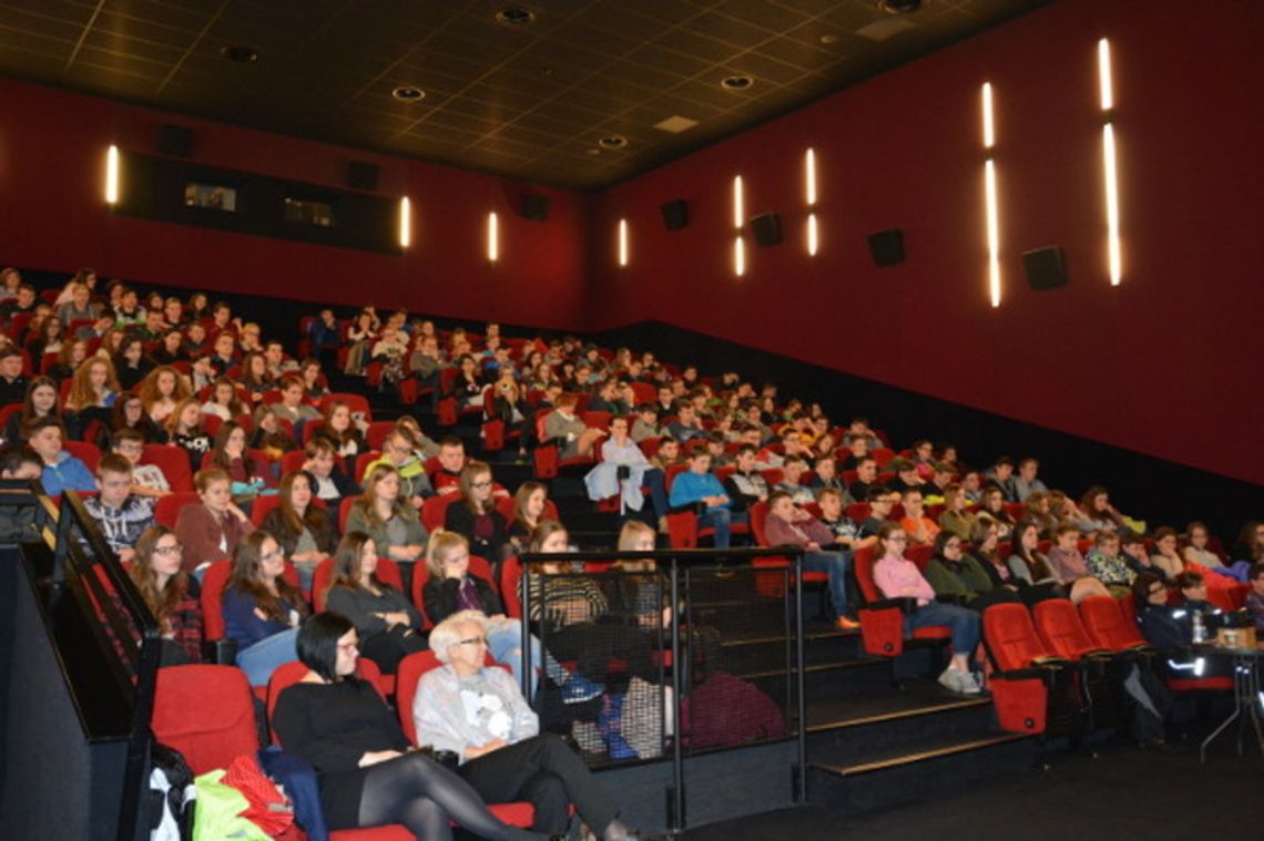 🎬 Weekend z kinem w Suwałkach – dwa nowe filmy w Cinema Lumiere Prezentuje!