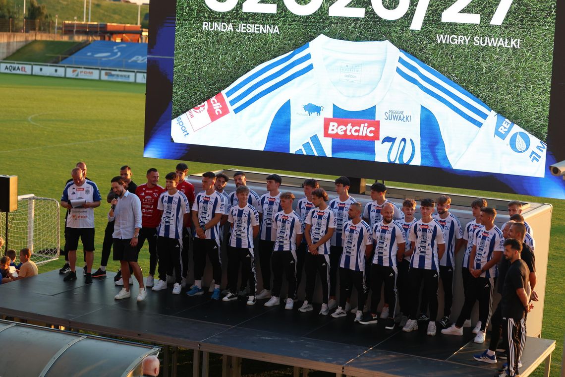 Wigry Suwałki zaprezentowały drużynę na sezon 2026/2027. Na stadionie nie zabrakło kibiców