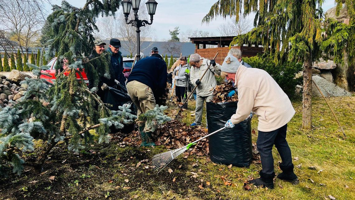 Wiosenne porządki seniorów w Suwałkach