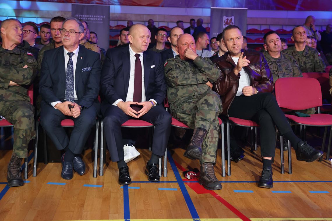 Wojskowy boks na najwyższym poziomie. Prezydent RP gościem specjalnym mistrzostw w Suwałkach Wojskowy boks na najwyższym poziomie. Prezydent RP gościem specjalnym mistrzostw w Suwałkach