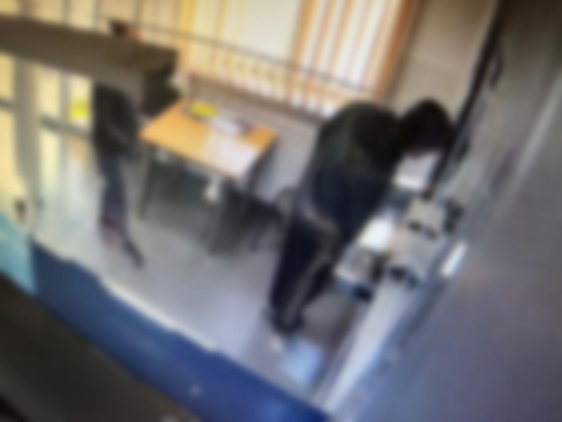 Wspólny spacer do komendy zakończył się aresztem – 41-latek złamał zakaz zbliżania się do partnerki Wspólny spacer do komendy zakończył się aresztem – 41-latek złamał zakaz zbliżania się do partnerki